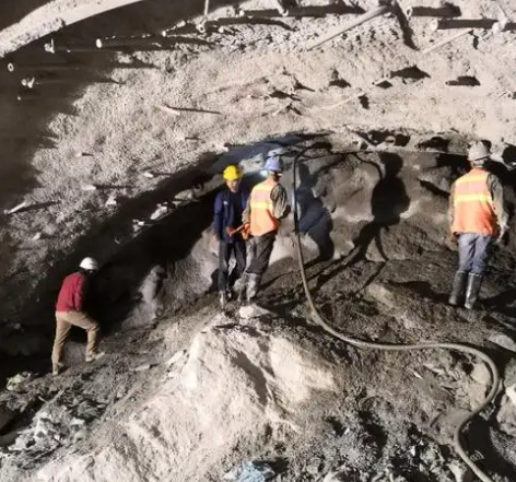 开福拱顶带模注浆料的施工流程及注意事项